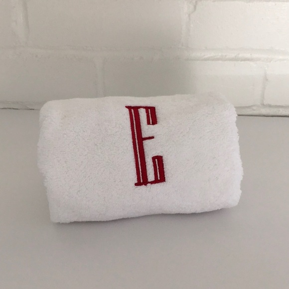 Personalized (E) Emboidered White Bathroom Powder Room Dorm  Hand Towel - Picture 6 of 7